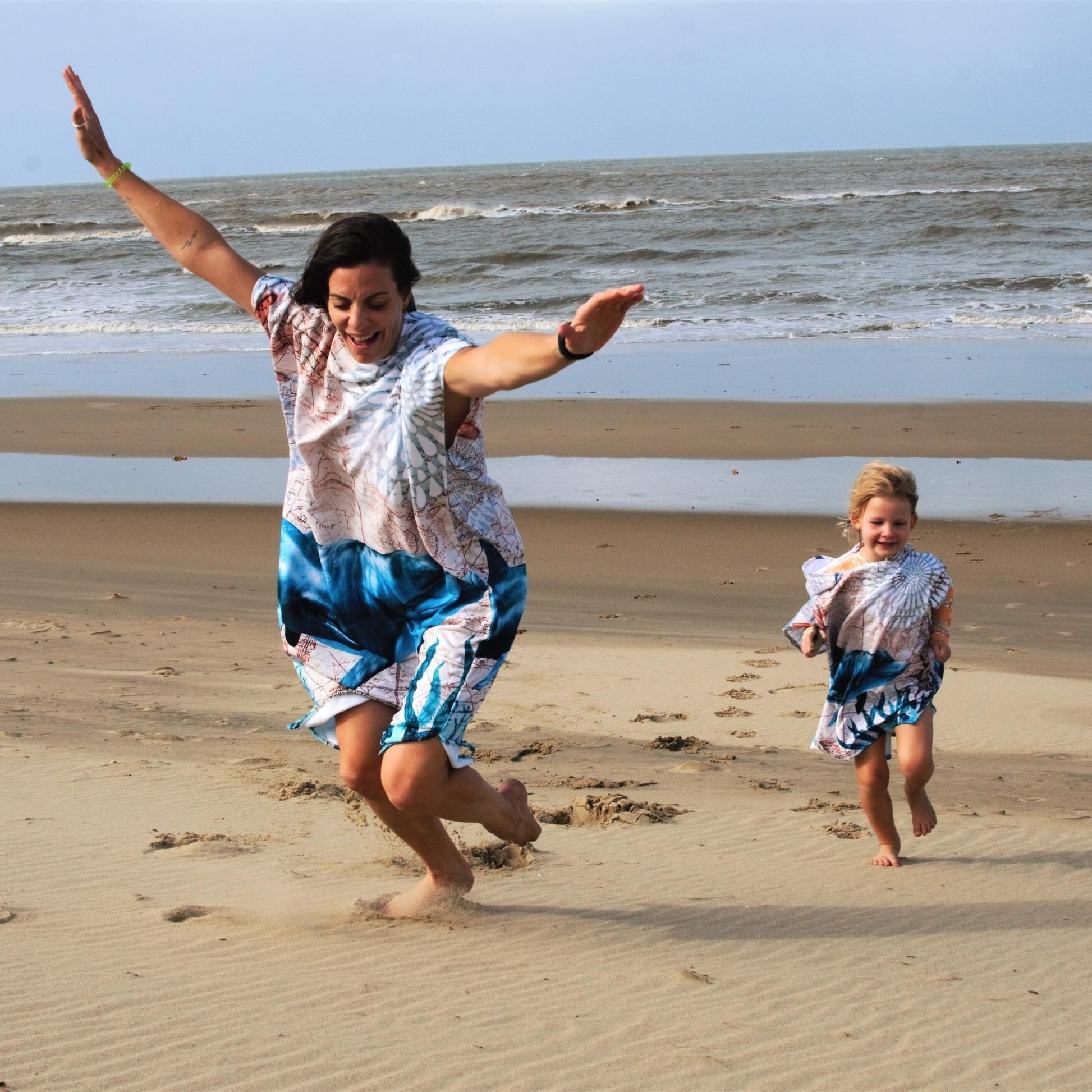 Kids Poncho Towel - Dolphin - Dropbear Outdoors